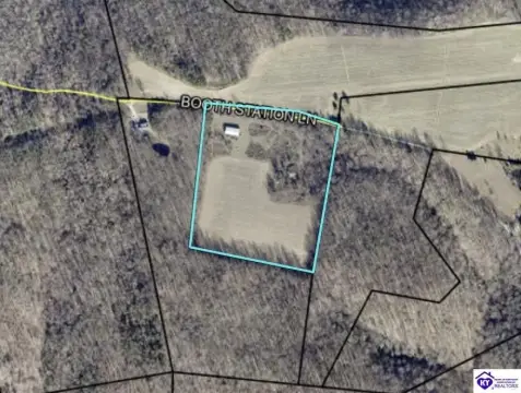 Elizabethtown Farmland with Barns