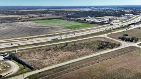 Prime Land Along I-35 Corridor