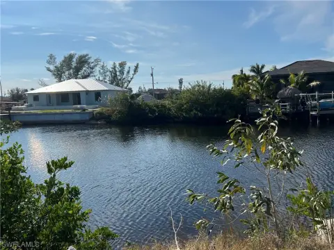 Cape Coral Canal Front Land