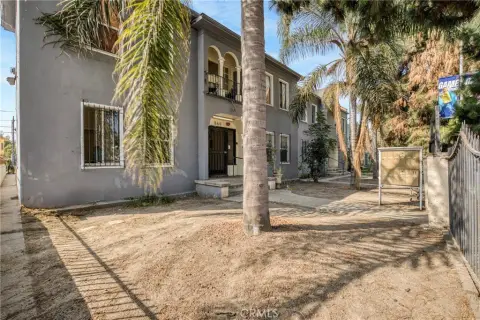 Los Angeles Apartment Building For Sale
