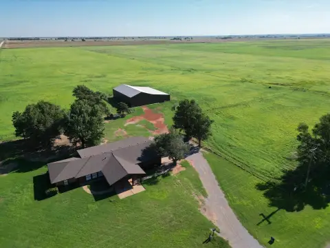 Loyal Homestead: Remodeled Farmhouse Estate