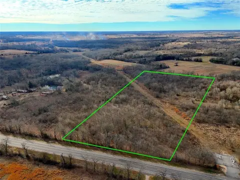 Tranquil Acreage with Timber Stands