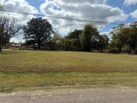 Corner Lot in Cooper, TX