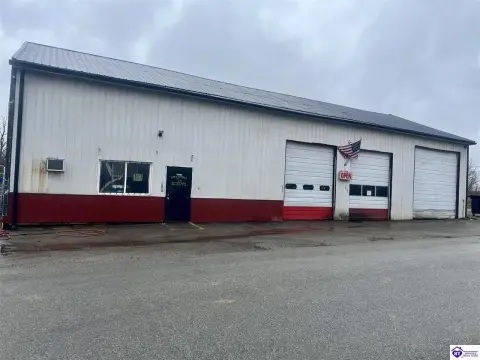 Versatile Commercial Property in Willisburg