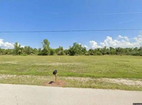 Residential Land in Cape Coral