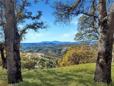 20-Acre Mountain Retreat Land