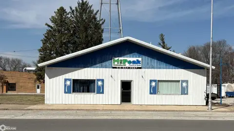 Versatile Commercial Building with Office