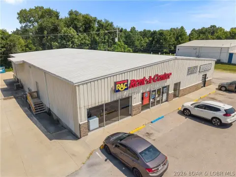 Multi-Unit Retail Building