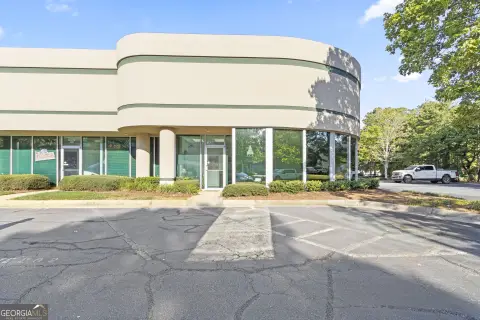 Office-Focused Flex Condo