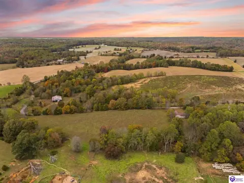 Campbellsville Acreage with Development Potential
