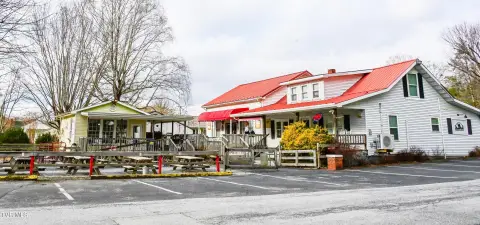 Damascus Commercial Property For Sale