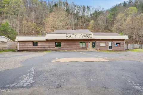 Equipped Restaurant on Highway 421