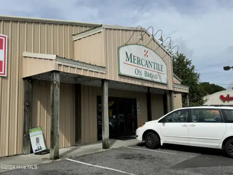 Flex Building with Warehouse Access