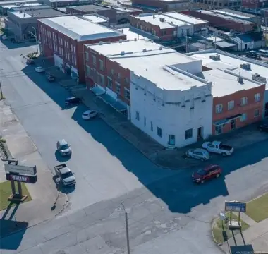 Mixed-Use Building in Henryetta, OK
