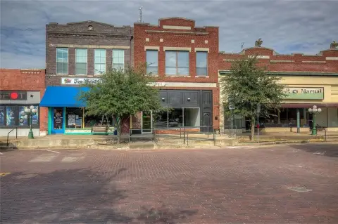 Remodeled Mixed-Use Building in Commerce