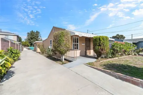 Lakewood Duplex with EV Charger
