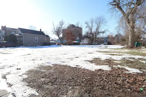 R-3 Zoned Lot in Joliet