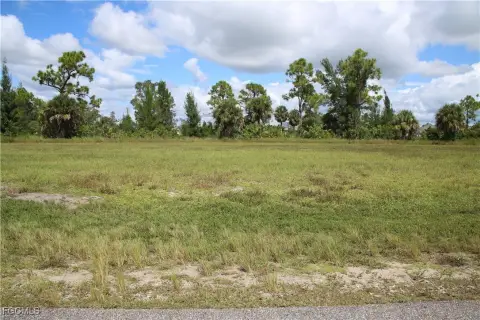 Waterfront Lot in Cape Coral