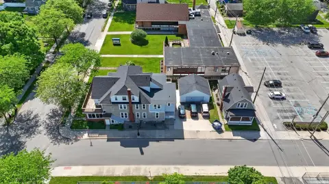 8-Unit Apartment Building