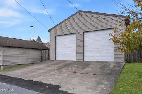 Storage Garage in Altoona, PA