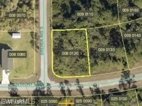 Corner Lot in Lehigh Acres