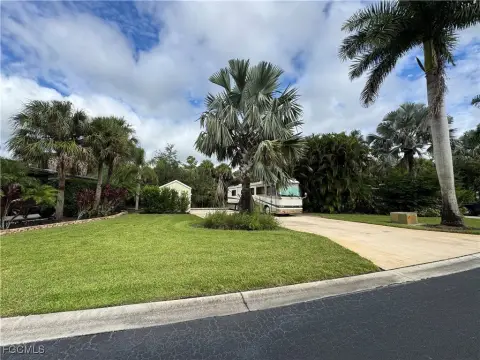 Land in Premier Motorcoach Resort