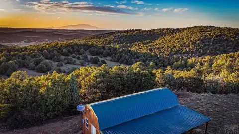 35 Acres with Weekender Cabin