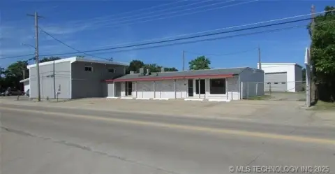 Remodeled Mixed-Use Property in Muskogee