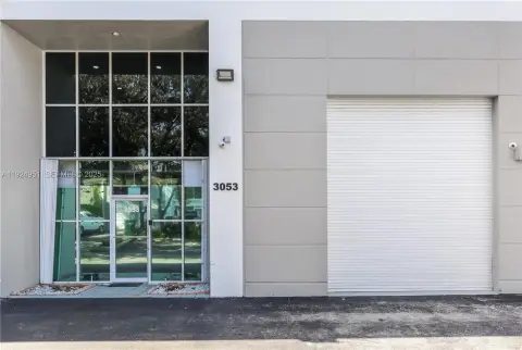 Doral Warehouse/Office Rental Opportunity