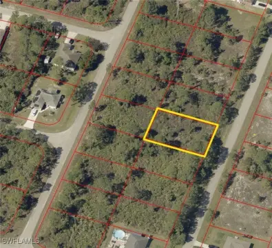 Residential Land in Fort Myers