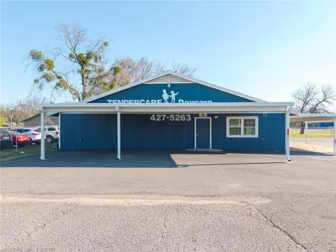 Versatile Commercial Property in Roland