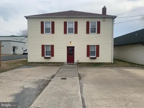 Cambridge Commercial Property on Corner Lot