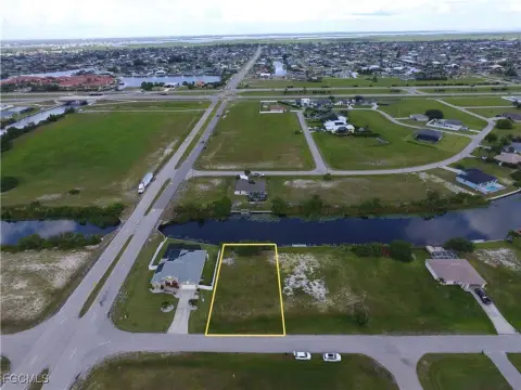 Cape Coral Canal-Front Lot