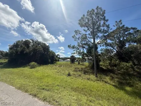 Residential Land in Port LaBelle