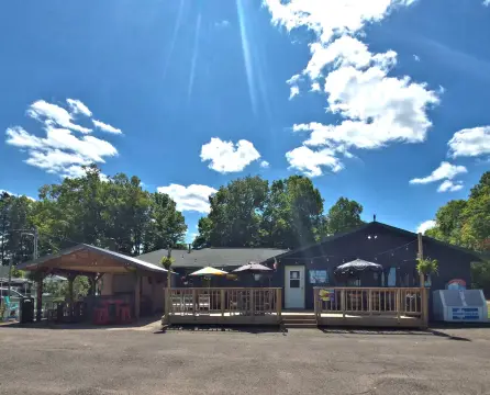 Lakefront Resort With Condo Motel