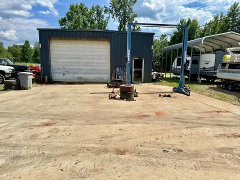 Glenwood Commercial Property with Shop