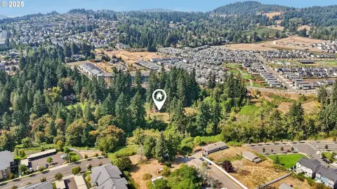 Happy Valley Acreage with Creek Views