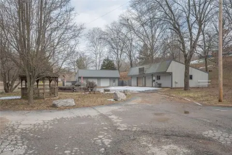 Four-Bay Auto Shop