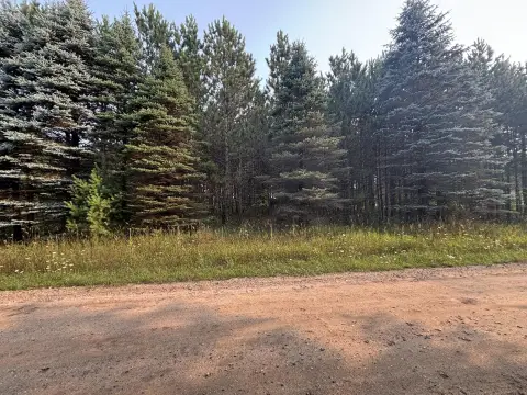 Vacant Waterfront-Adjacent Land Lot