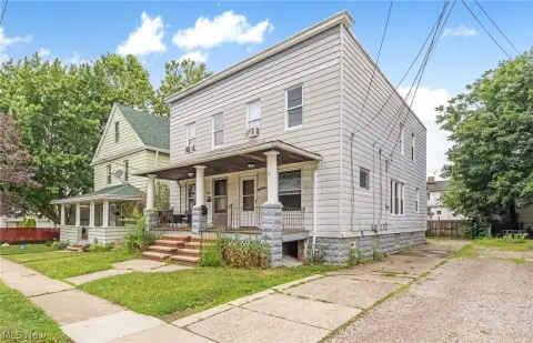 Fully Occupied Side-by-Side Duplex