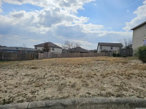 Residential Lot in Highland Heights