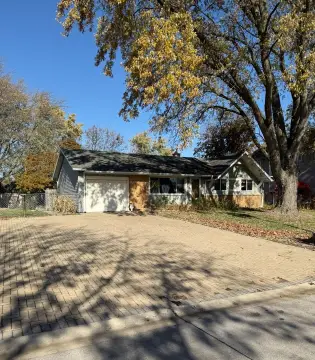 Residential Land in Desirable Elmhurst