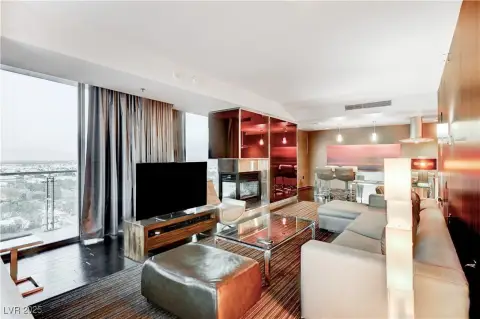 Las Vegas High-Rise Suite