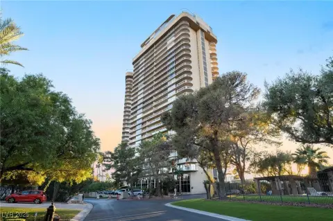 Regency Towers High-Rise Living