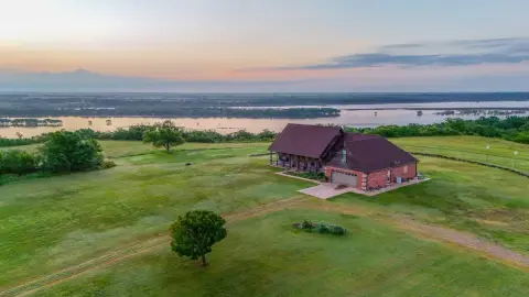 Newkirk Farm/Estate with Scenic Views
