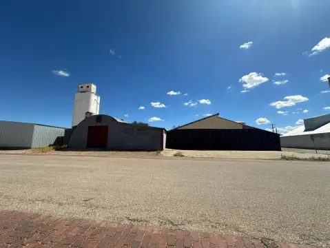 Attached Warehouse Buildings