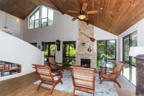 Nuuanu Valley Multifamily Retreat