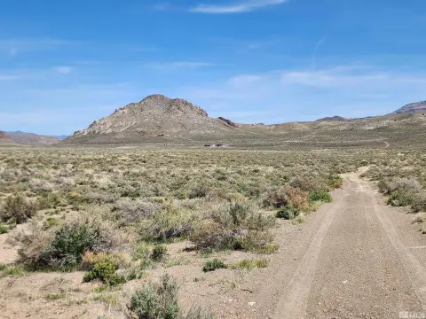Expansive Land Parcel in Reno