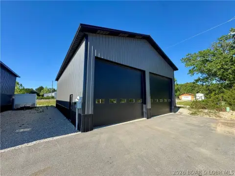 Flex Space with Oversized Doors