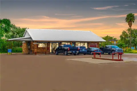 Established Robstown Convenience and Drive-Thru